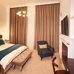 מלון דירות Weiss Boutique 3*